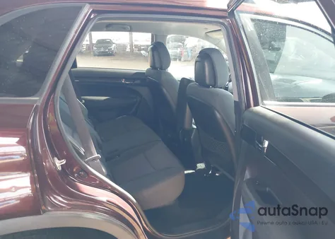 2013 Kia Sorento Lx z USA, uszkodzony, nr VIN 5XYKTCA60DG363838